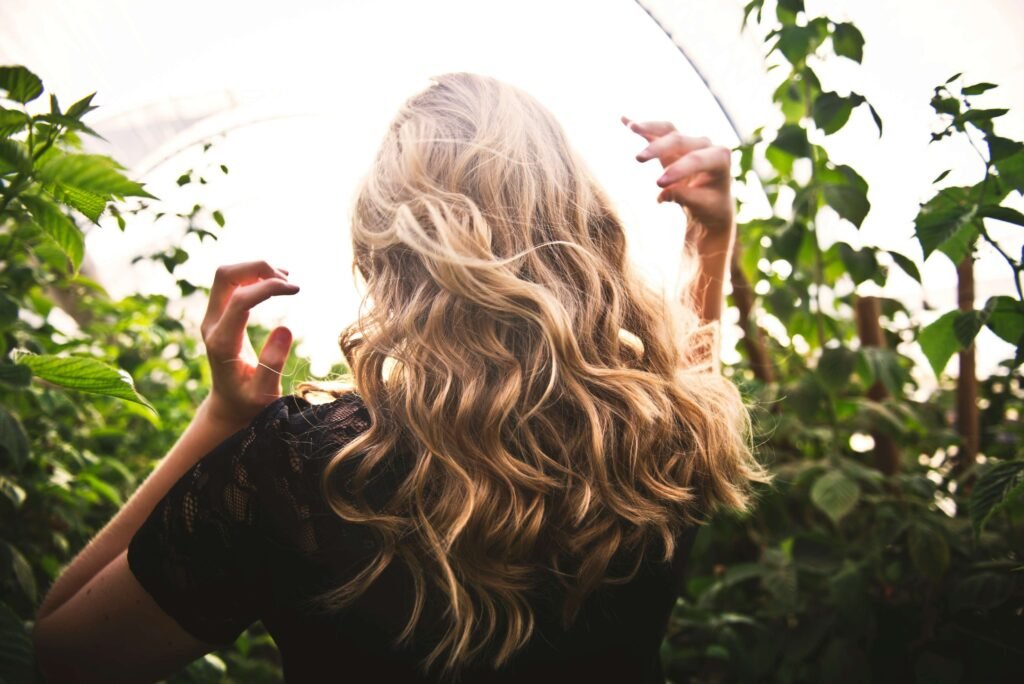benefits of avocado oil on hair